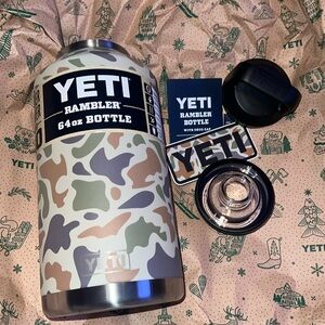 NWT Yeti 64OZ Bottle Chug Cap Camo